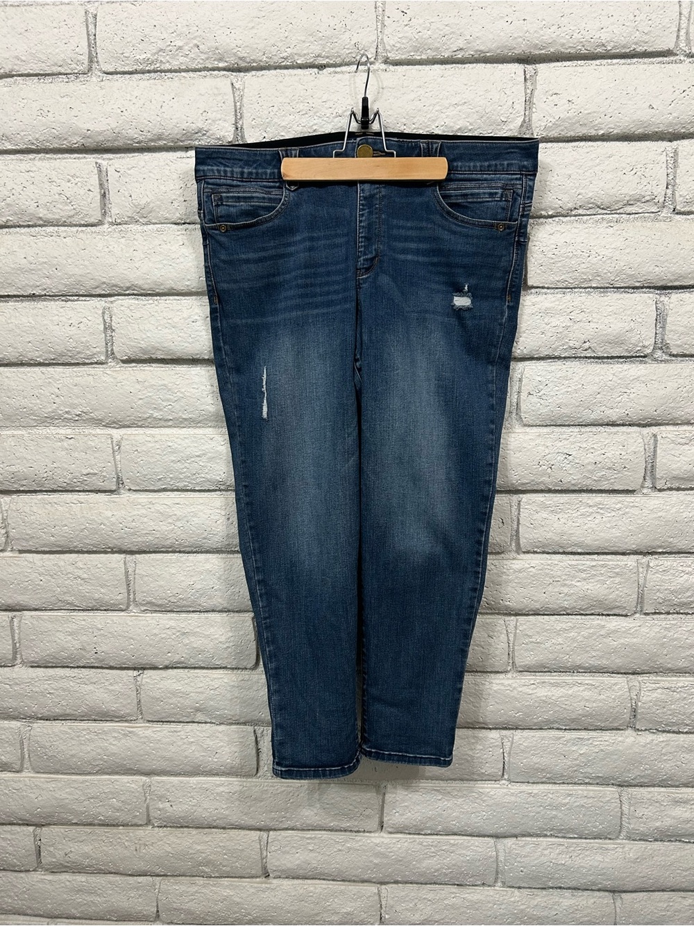 Democracy Absolution Slim Straight Ankle Jeans Distressed Size 16